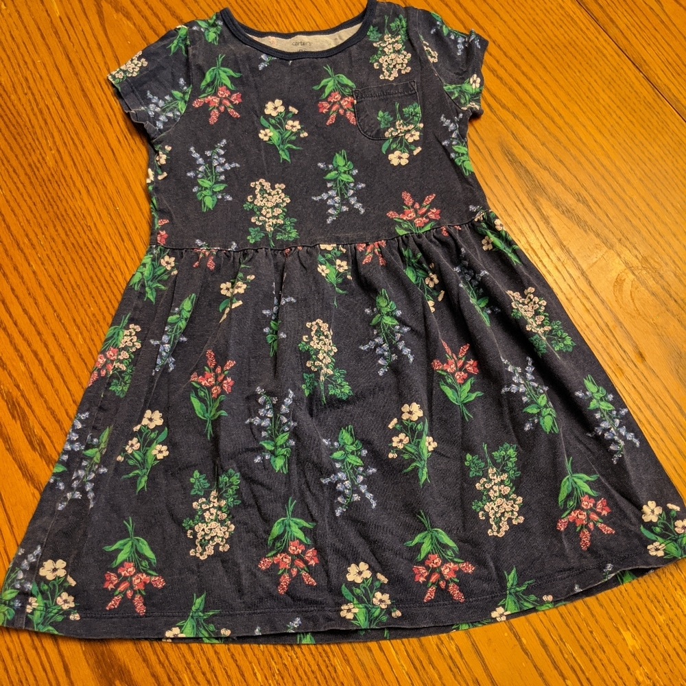 Short sleeved casual dress